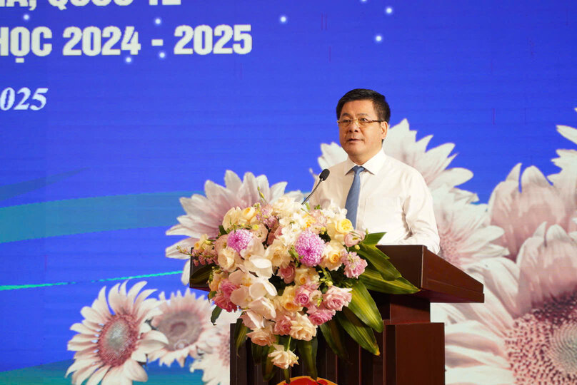 Ong Nguyen Hong Dien - Uy vien Ban chap hanh trung uong Dang, Uy vien Ban chap hanh Dang bo Chinh phu, Bi thu Dang uy, Bo truong Bo Cong Thuong phat bieu tai buoi le. Anh: Den Phu