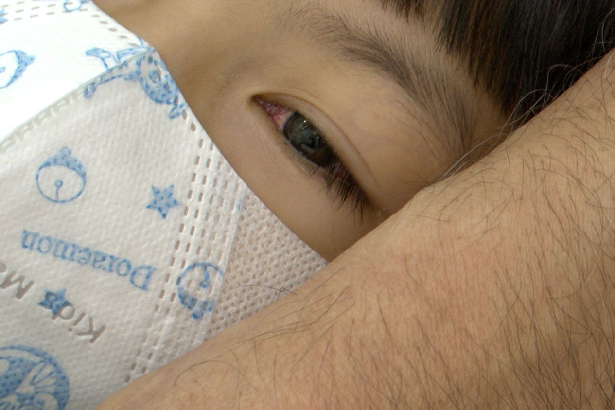 Adenovirus increases, children have a high fever, eyes are red due to conjunctivitis