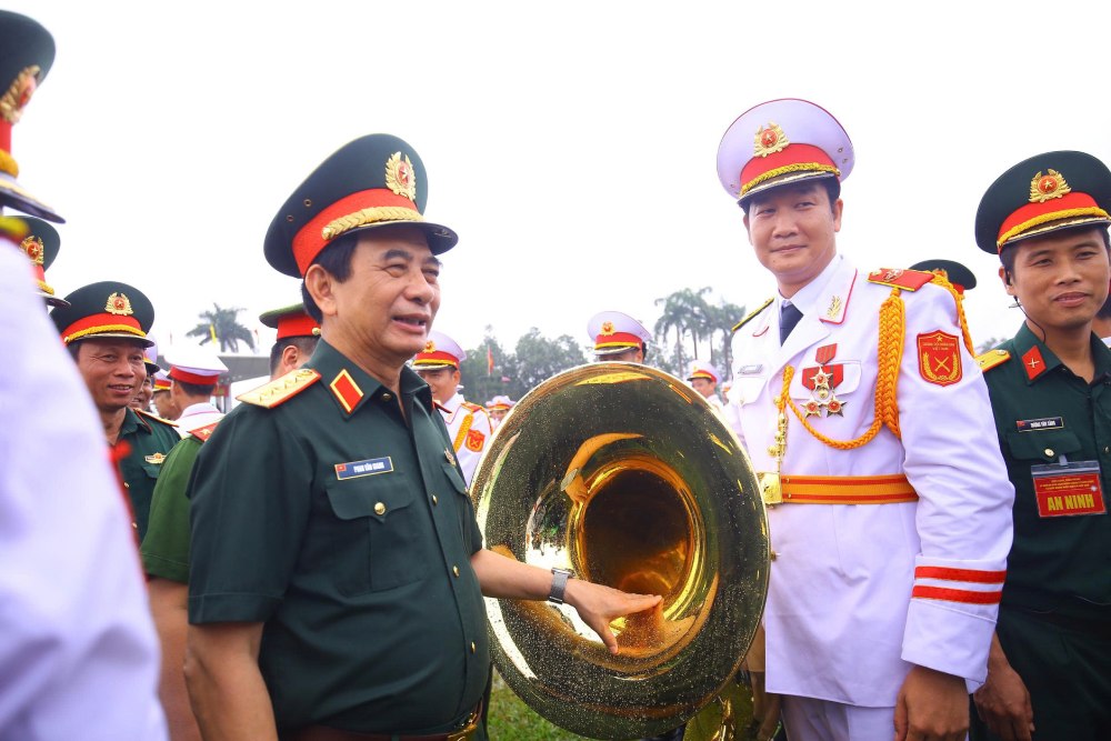 Dai tuong Phan Van Giang dong vien cac luc luong tham gia dieu binh dieu hanh A80. Anh: Tran Vuong