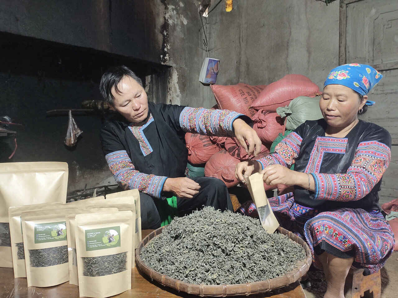 San pham Che Shan tuyet Pa Co duoc sao thu cong, giu nguyen huong vi cua nui rung. Anh: Binh Khang