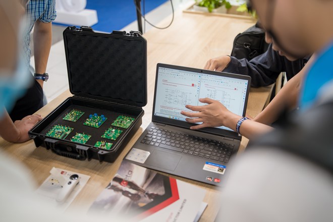 El diseño de chips es una industria en la que actualmente hay escasez de personal y muchos paises del sudeste asiatico incluidos Tailandia Vietnam... estan interesados en la formacion. Foto: Anh Kiet