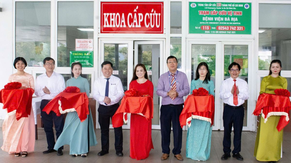 Launch of Satellite Emergency Station 115, part of the Ho Chi Minh City out-of-hospital emergency network at Ba Ria Hospital. Photo: Nhi Hoang