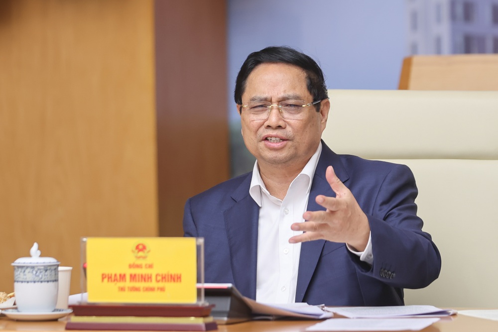 Prime Minister Pham Minh Chinh requested that the target of 100,000 social housing units not be changed until the end of the year. Photo: VGP