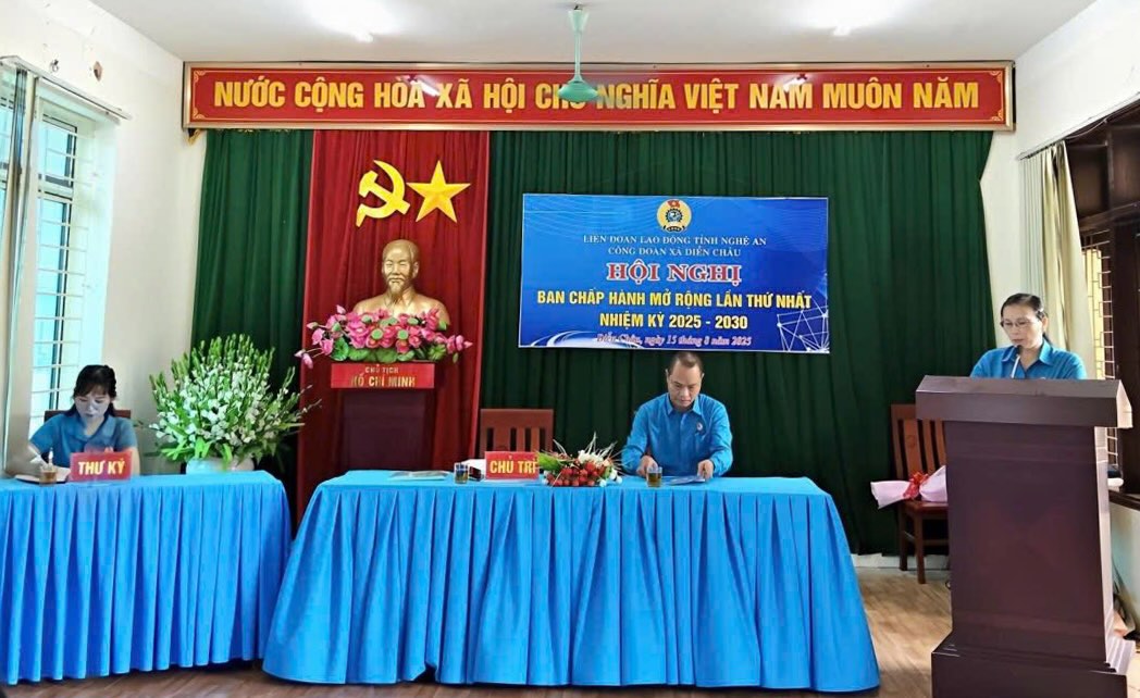 Dien Chau 코뮌 노동조합의 첫 번째 확대 집행위원회 회의. 사진: Dien Chau 코뮌 노동조합