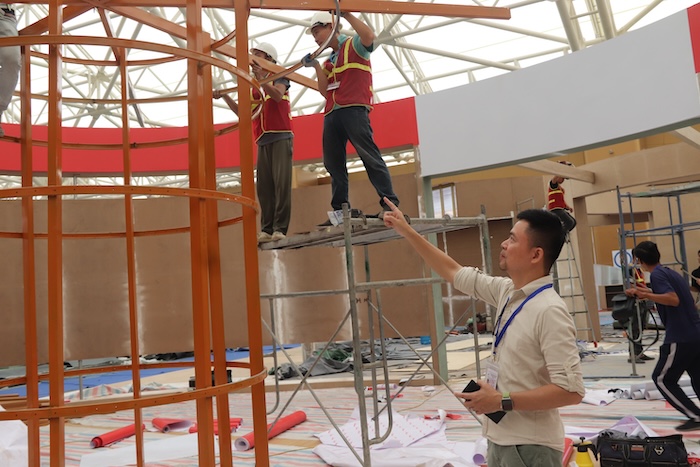Bustling at the National Exhibition Center construction site. Photo: Nguyen Linh
