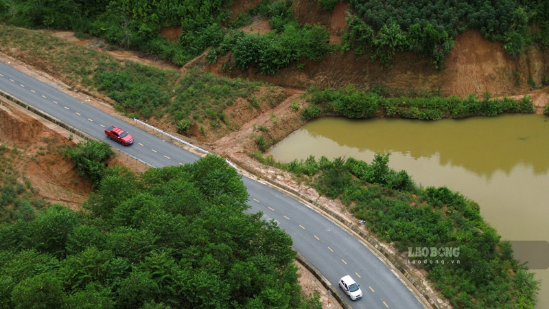 Tuyen noi voi Quoc lo 70, tinh Lao Cai gan nhu da hoan thien. Anh: Dinh Dai