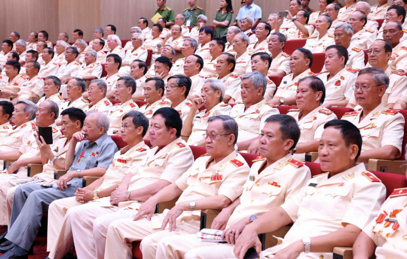 Cac tuong linh, si quan cao cap nghi huu cua luc luong CAND tham du buoi gap mat. Anh: Bo Cong an