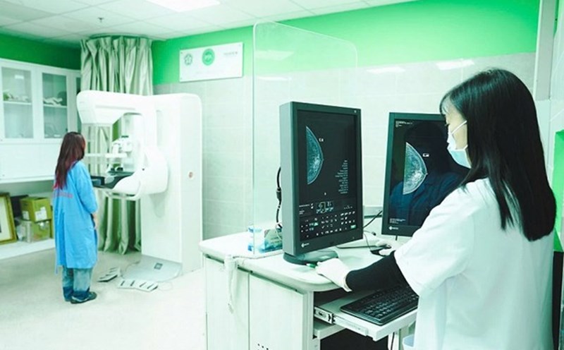 Cancer detection test at Bach Mai Hospital. Photo: Thanh Duong