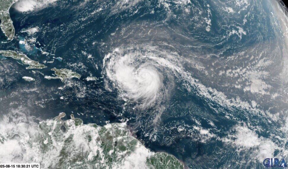 Bao Erin tro thanh bao cuong phong cap 4 khi tang cap than toc o Caribe. Anh: NOAA