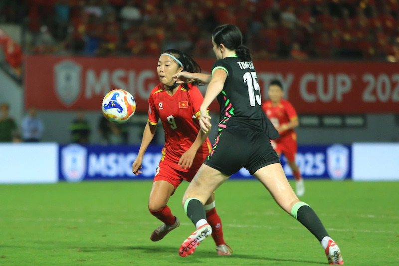 Tuyen nu Viet Nam thi dau no luc. Anh: Pham Thach