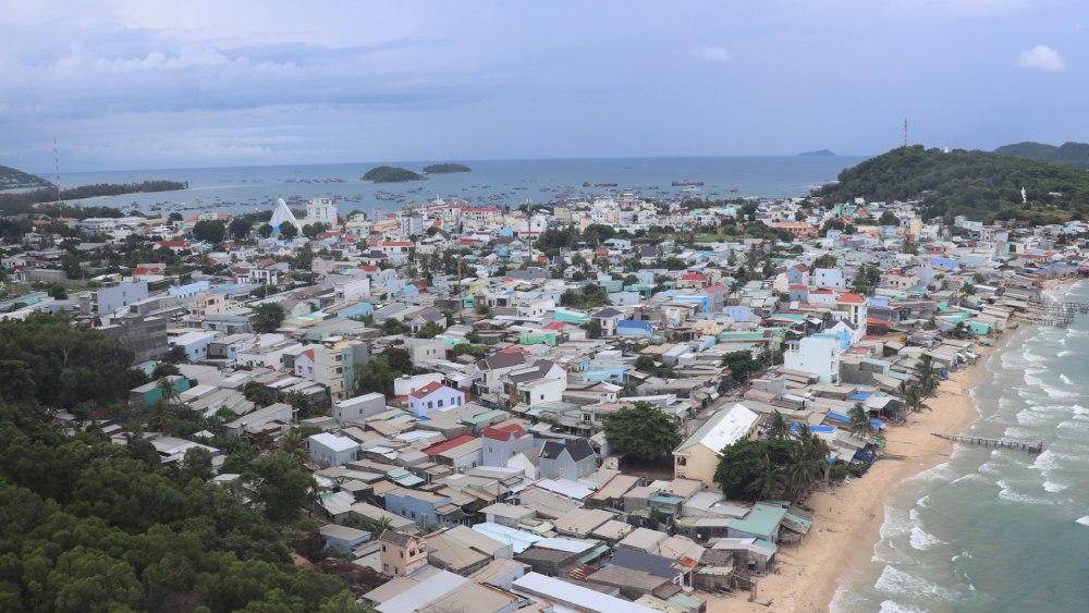 Cac don vi kinh doanh lu hanh phai tuyet doi dam bao an toan cho du khach, nhat la cac tour tham quan cac dao bang tau, cano. Anh: Xuan Nhi