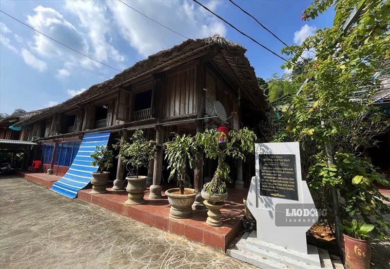 Ngoi nha cua gia dinh ong Hoang Trung Dan o thon Tan Lap, xa Tan Trao noi Dai tuong Vo Nguyen Giap da o va lam viec tu cuoi thang 5 den thang 8.1945. Anh: Nguyen Tung.