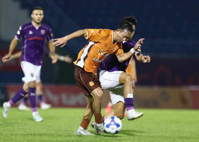 Hoang Anh Gia Lai and Becamex HCMC are two teams that have encountered many difficulties in terms of force this season. Photo: Thanh Vu