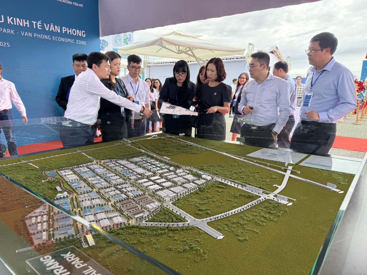 Khanh Hoa省の288ヘクタール以上の面積を持つDoc Da Trang工業団地プロジェクトのシミュレーション図。写真:Huu Long