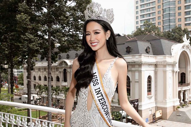 Hoa hau Bao Ngoc. Anh: Sen Vang