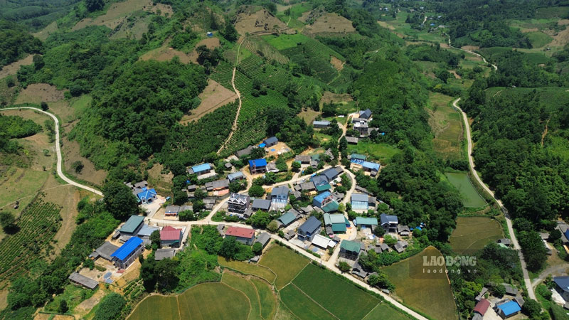 Hang nghin ngoi nha khang trang da moc len tu cac nguon von ho tro. Anh: Dinh Dai