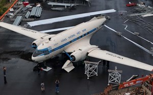 Hình ảnh đầu tiên của chiếc máy bay từng chở Bác Hồ tại Trung tâm Triển lãm Việt Nam