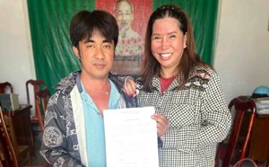 Nhận hơn 59 triệu đồng vào tài khoản, người đàn ông đến công an nhờ tìm người chuyển nhầm