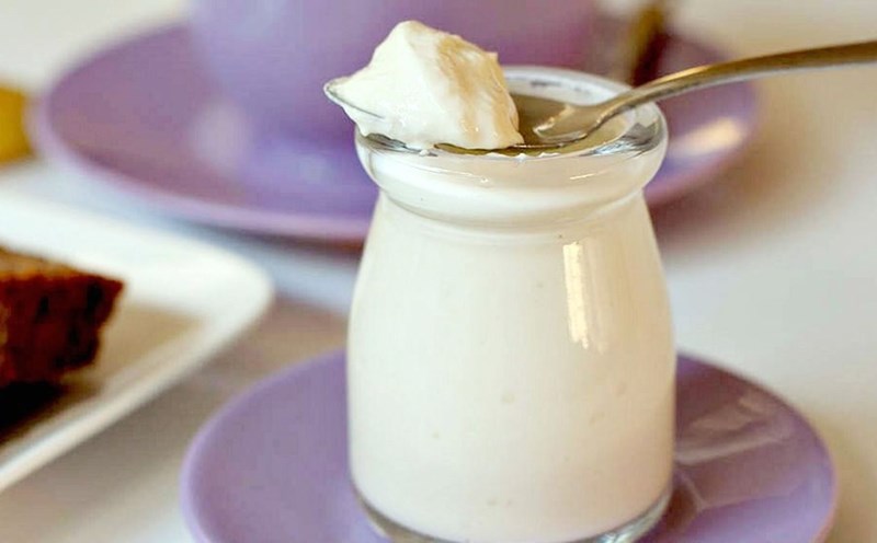 Yogurt is a white food that is good for the intestines. Photo: Bich Nhung