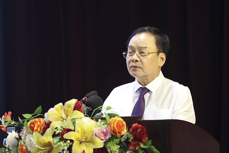 Ong Mua A Son - Pho Bi thu Thuong truc Tinh uy Dien Bien phat bieu khai mac hoi thao. Anh: Thanh Binh