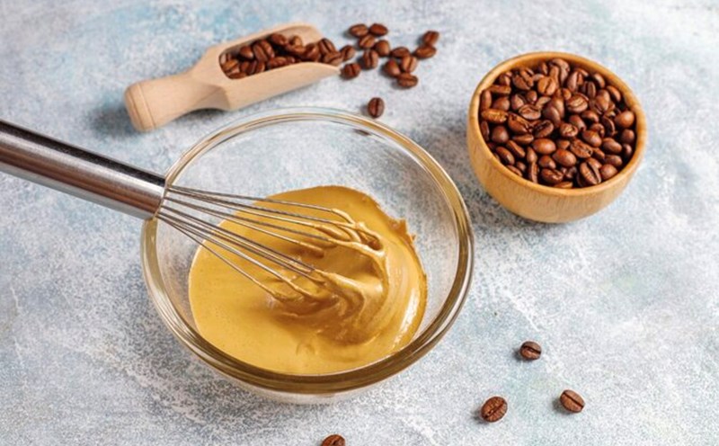 Health benefits of drinking black coffee mixed with ghee. Photo: Thuy Duong