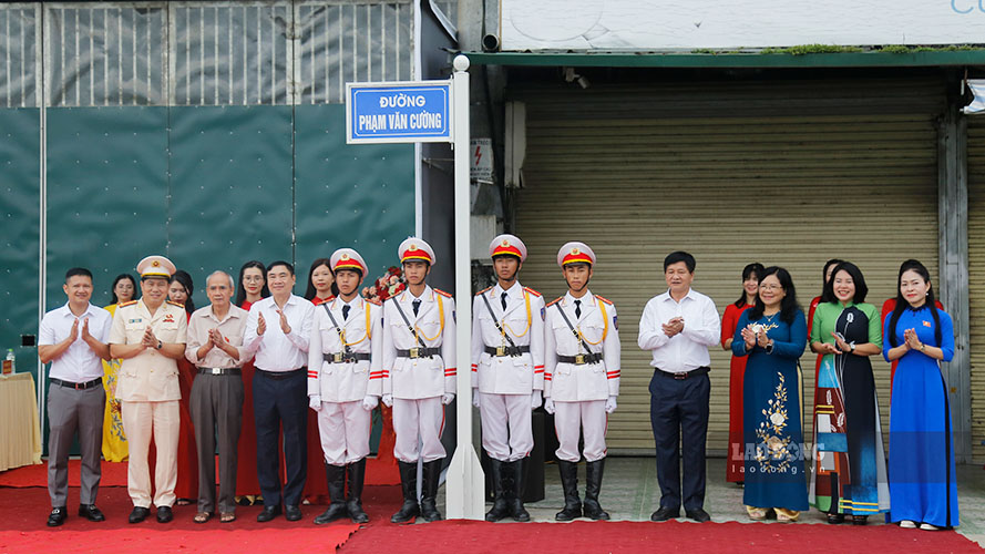 Duong Pham Van Cuong - tuyen duong mang ten Anh hung liet si cong an. Anh: Quang Dat
