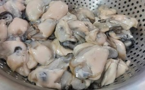 Mẹo chọn hàu tươi tách vỏ dành cho các bà nội trợ