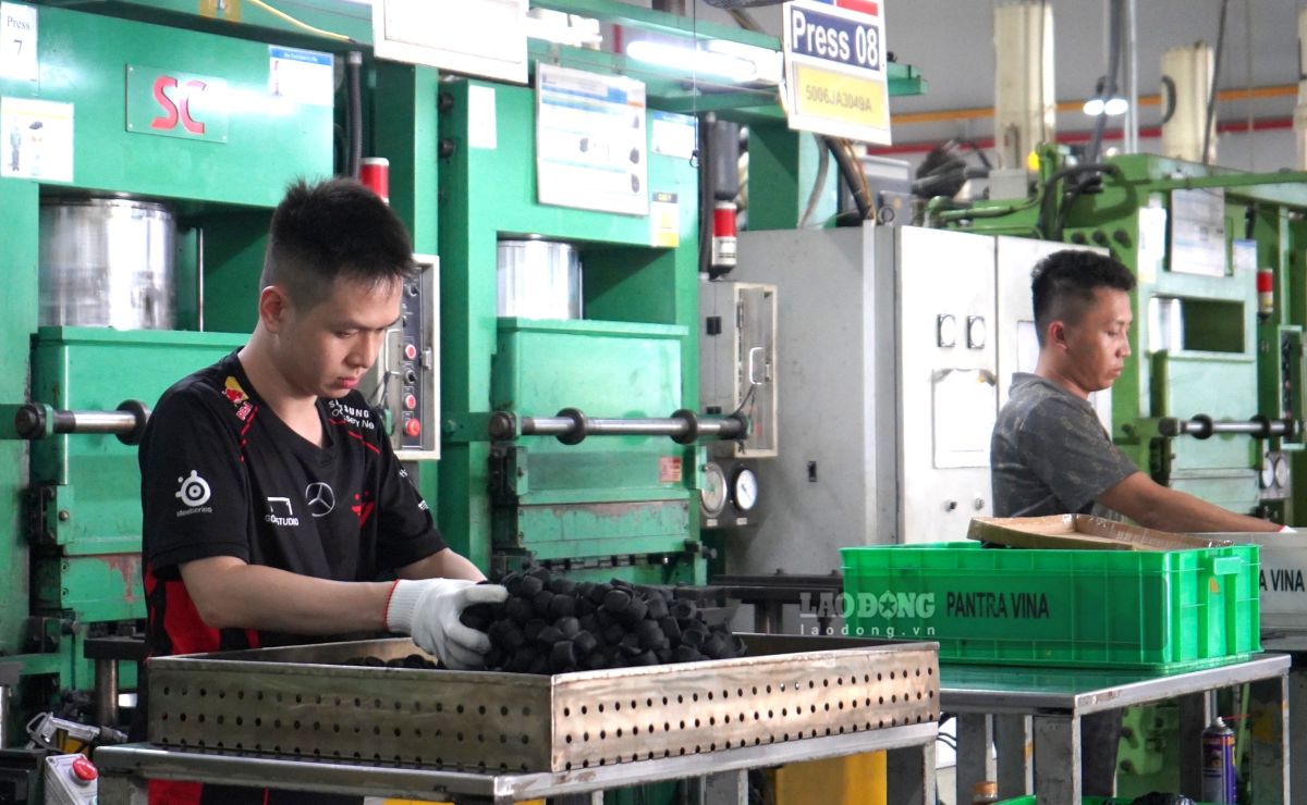 Dinh Vu ga Hai Phong 산업 단지 노동자의 평균 소득은 월 112만 동입니다. 사진: Mai Dung