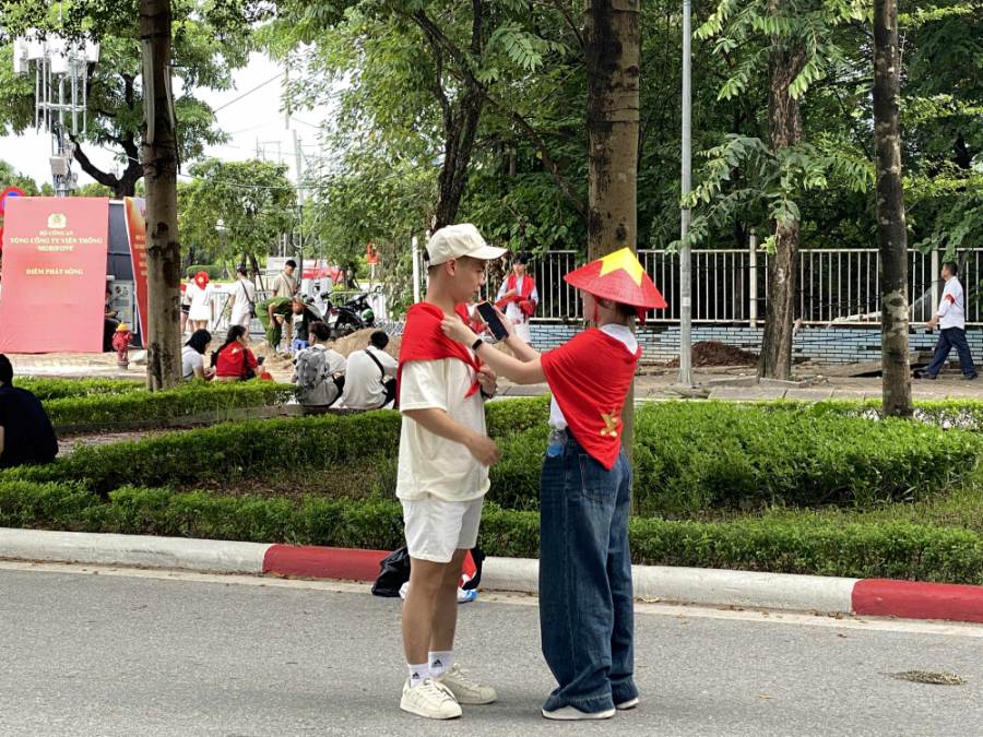 Khan gia hao huc cho doi “concert quoc gia” mot lan nua duoc to chuc o san van dong My Dinh. Anh: Huyen Linh