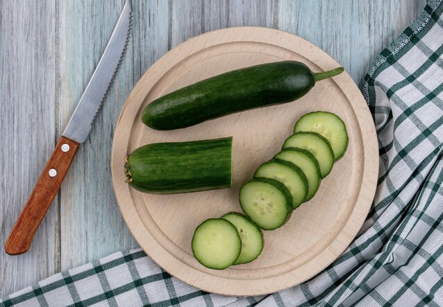 Cucumbers are water-rich, zucchini is richer in fiber. Photo: Thuy Duong