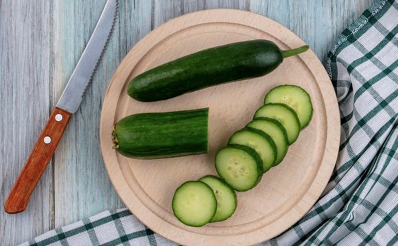 Cucumbers are water-rich, zucchini is richer in fiber. Photo: Thuy Duong