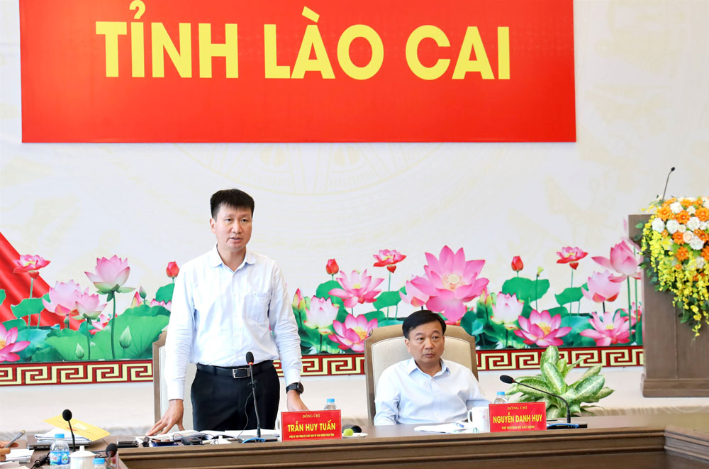 Chu tich UBND tinh Lao Cai Tran Huy Tuan