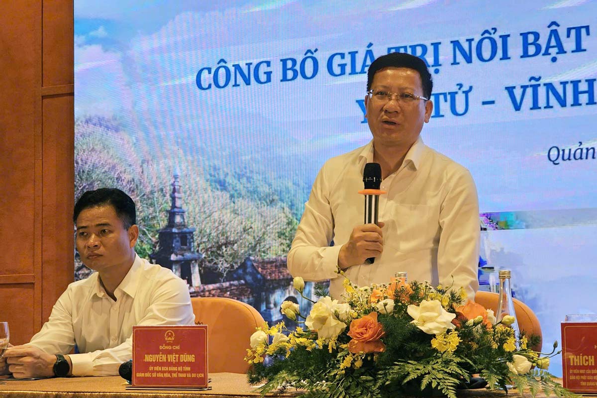 The leader of the Department of Culture, Sports and Tourism of Quang Ninh province informed about the process of preparing a report to the Government to submit to UNESCO for recognition as a World Cultural Heritage. Photo: Doan Hung