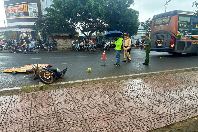 The scene of the accident that left the man dead on the spot. Photo: Lam Hong