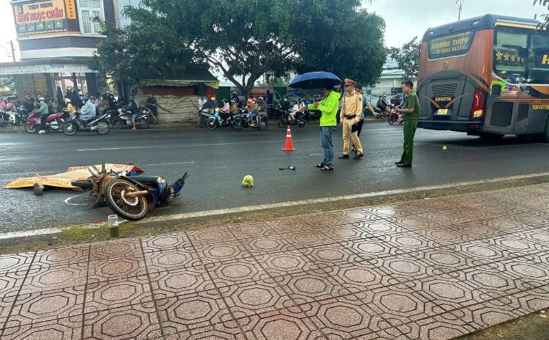 The scene of the accident that left the man dead on the spot. Photo: Lam Hong