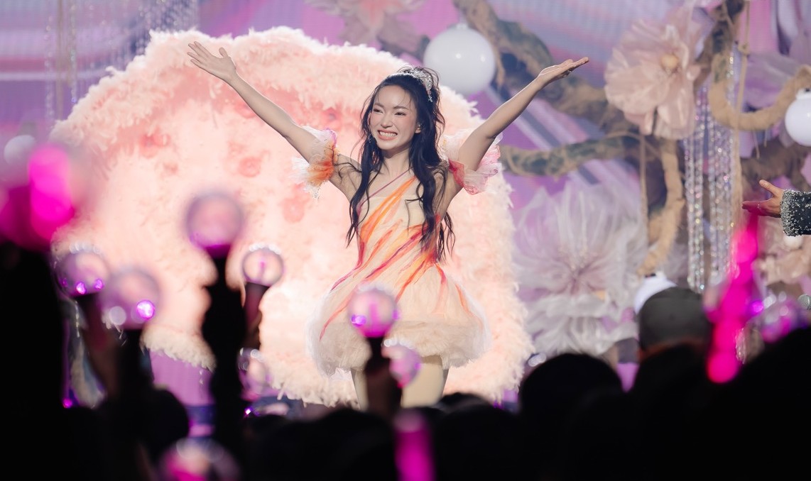 Chau Bui performed in the competition in Em xinh say hi. Photo: VieON.