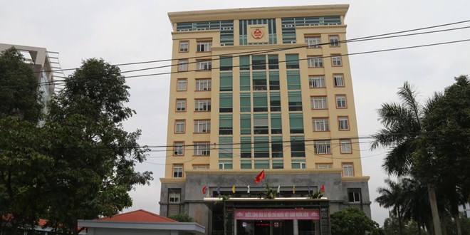 Co quan Thue tinh Thanh Hoa da ra quyet dinh tam hoan xuat canh voi nhieu lanh dao doanh nghiep. Anh: Tran Lam