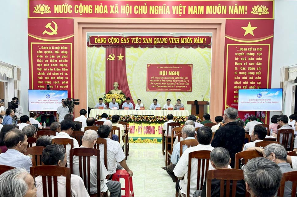 Quang canh buoi doi thoai. Anh: Cong thong tin Gia Lai