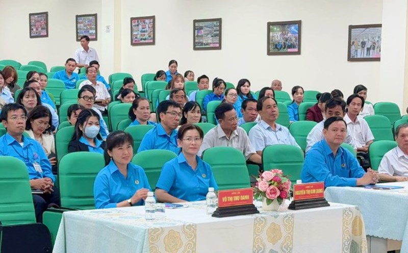 The Vinh Long Labor Federation is scheduled to hold a second meeting with grassroots union officials on August 19. Photo: Hoang Loc