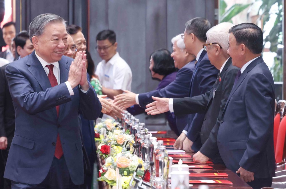 General Secretary To Lam at the meeting with former leaders of the Party and State. Photo: VNA