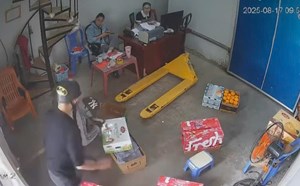 Cầm dao xông vào nhà chém liên tiếp 3 người ở Hải Phòng