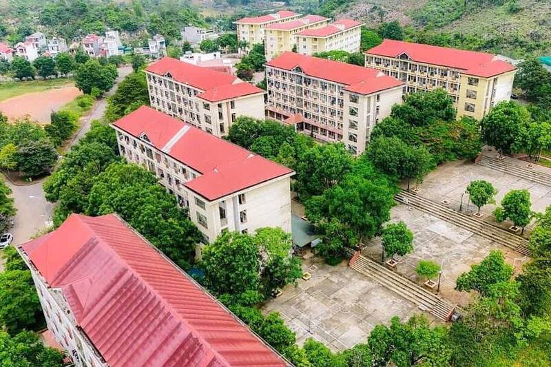 Instead of renting accommodation outside, many new students of Tay Bac University choose to stay in the school's dormitory to save costs. Photo: Truong Son