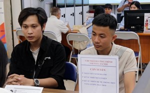 Hàng trăm lao động có việc làm nhờ các phiên giao dịch việc làm trực tuyến