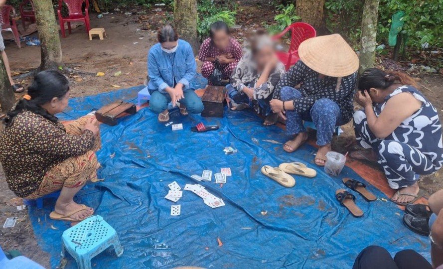 Hien truong tu diem danh bac an thu bang tien tai ap Tam Loc, phuong My Xuyen (TP Can Tho). Anh: Cong an TP Can Tho