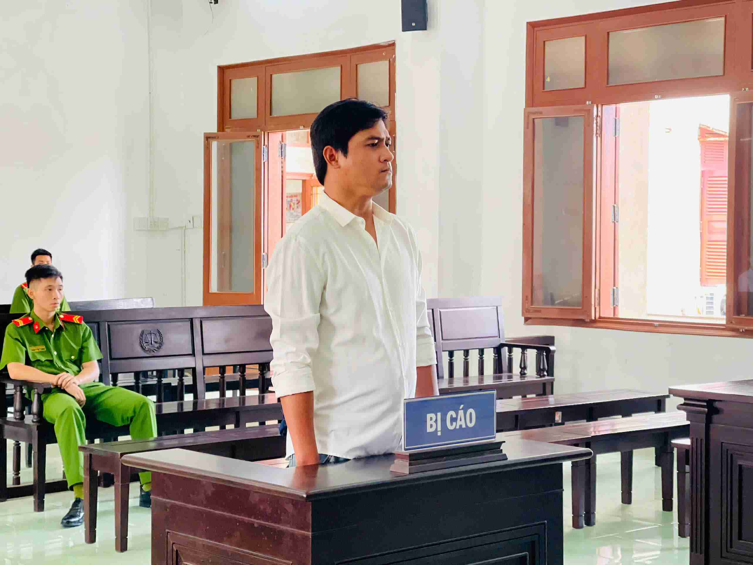 Mâu thuẫn trong quán nhậu, người đàn ông bị đâm thương tích 40%