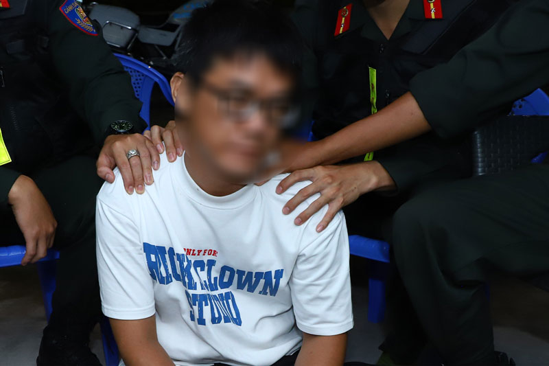 용의자 Huynh Hoai Tan은 마약 불법 소지 행위로 발각되어 체포되었습니다. 사진: 껀터시 공안