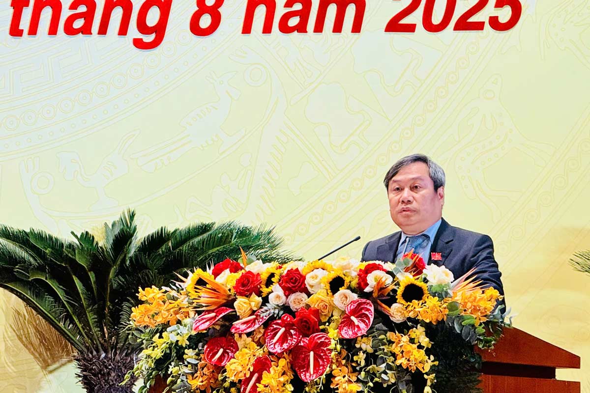 Ong Vu Dai Thang, Uy vien Trung uong Dang, Bi thu Tinh uy, Truong Doan Dai bieu Quoc hoi tinh phat bieu chi dao Dai hoi dai bieu Dang bo UBND tinh Quang Ninh lan thu I, nhiem ky 2025-2030. Anh: Doan Hung