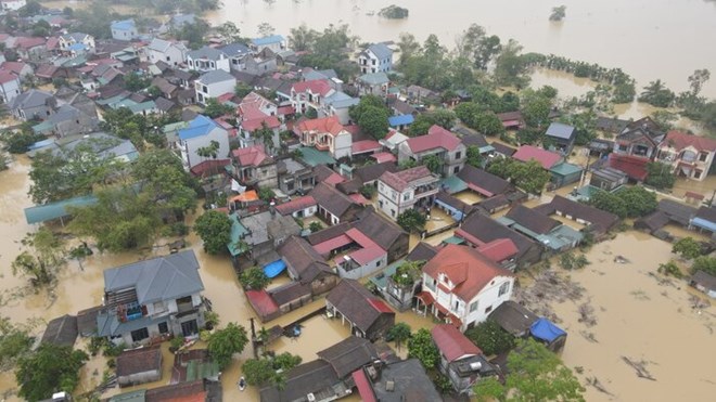 The flood discharge from Dong Mo Lake has affected many communes and wards. Photo: Cuong Ngo