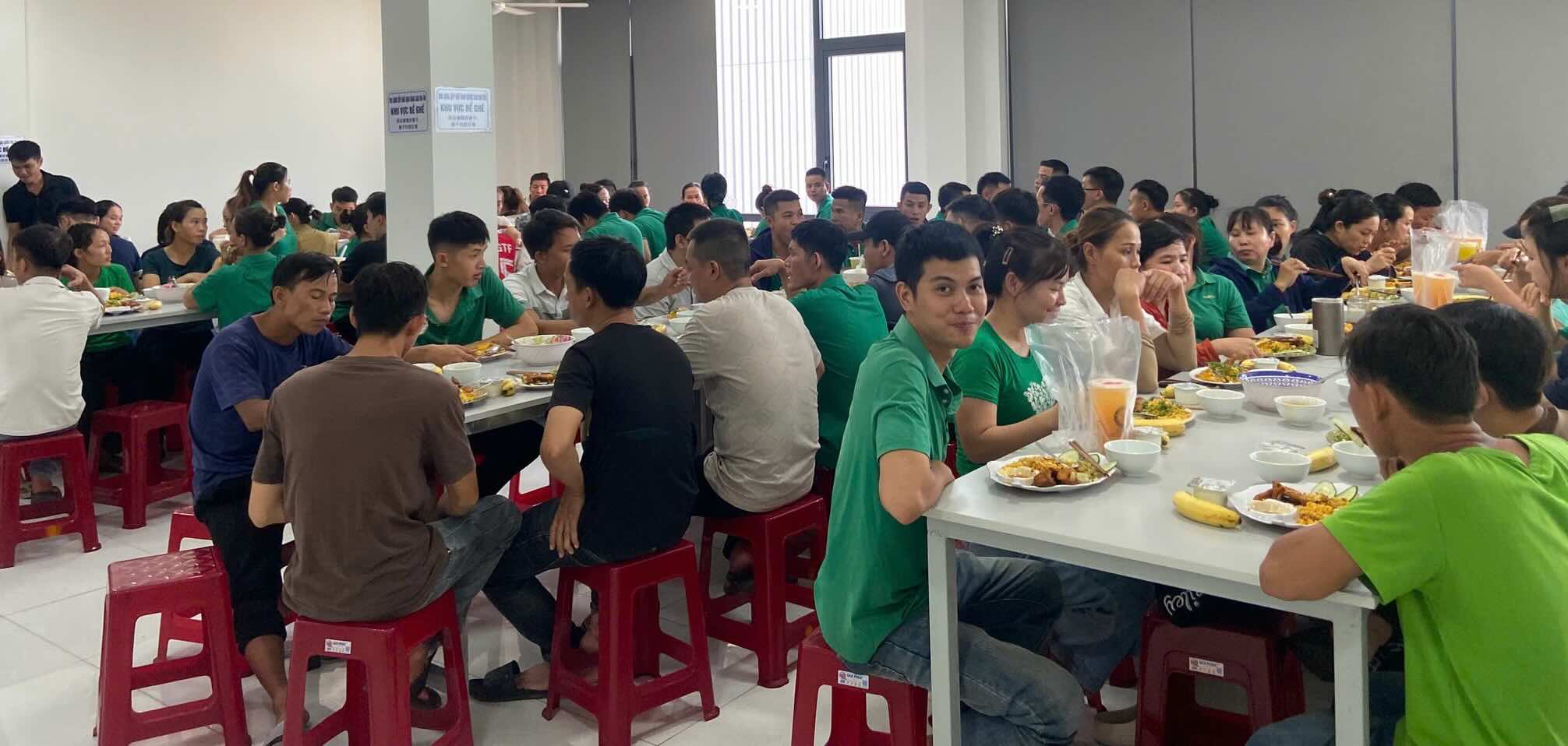 골드 트리 푸드 베트남 회사 노동조합은 노동자를 위한 노동조합 식사를 조직합니다. 사진: 골드 트리 푸드 베트남 회사 노동조합