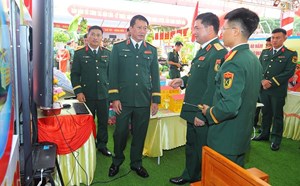 Sư đoàn 3 nhận Huân chương Bảo vệ Tổ quốc hạng Nhì